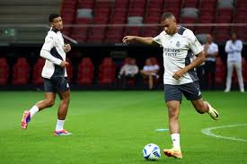 亚冬会滑雪登山男子短距离 中国选手布鲁尔夺金.